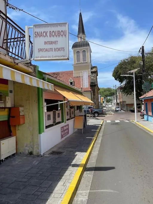 Au Coeur Du Bourg De Sainte Anne Daire 0*, Sainte-Anne